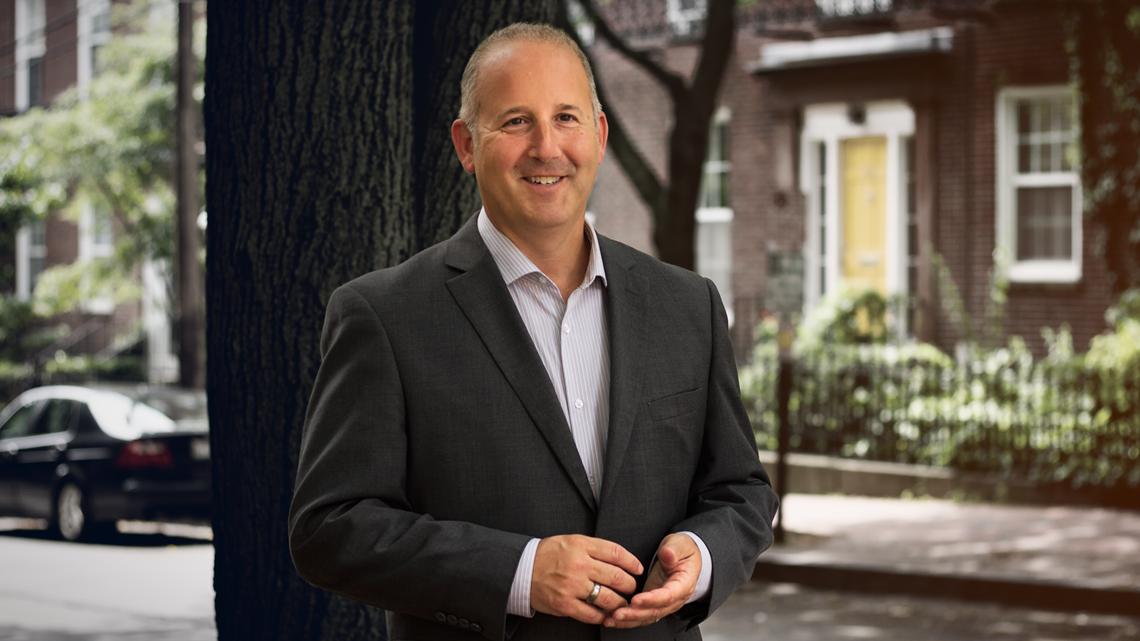 lee goldberg salary
